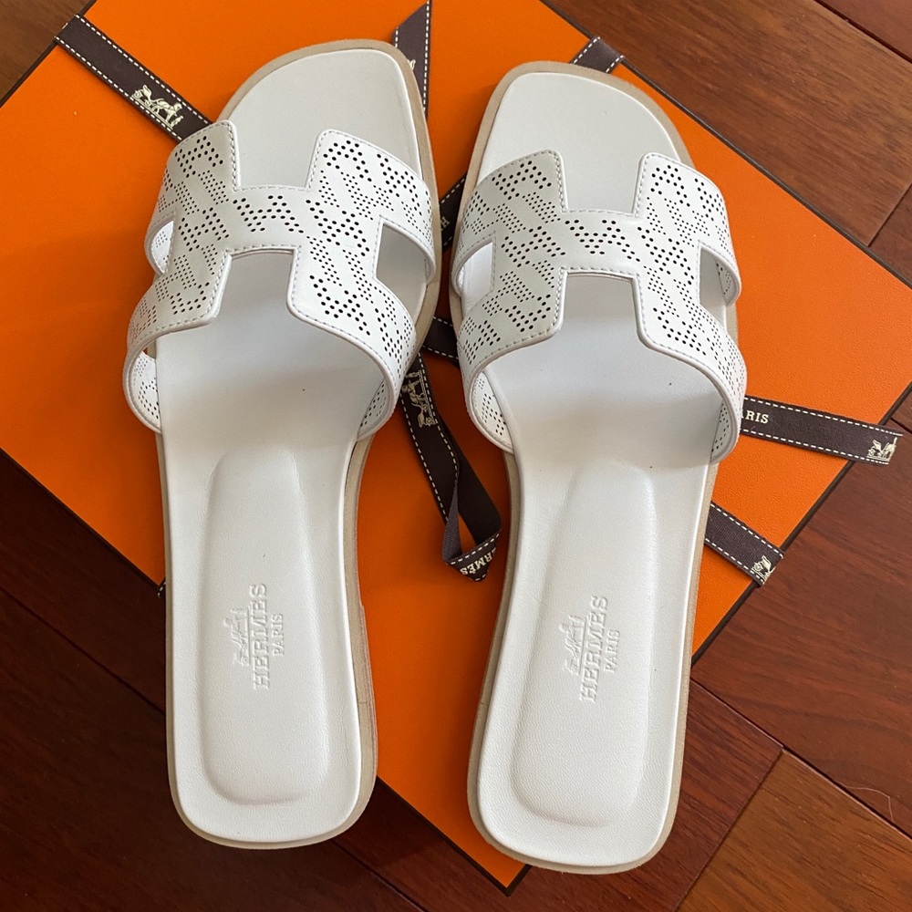 Hermes Oran Sandal 37.5 . Brand new in box